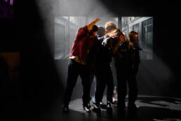 La zone Indigo de Melody Mourey - Theatre des Beliers Avignon - Molieres 2026