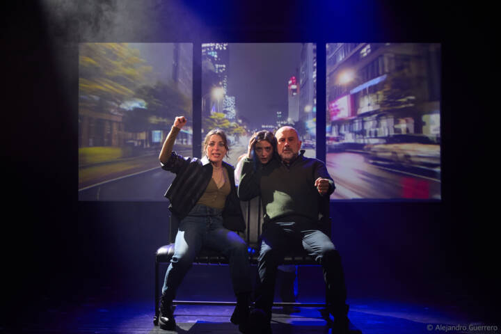 La zone Indigo de Melody Mourey - Theatre des Beliers Avignon - Molieres 2026