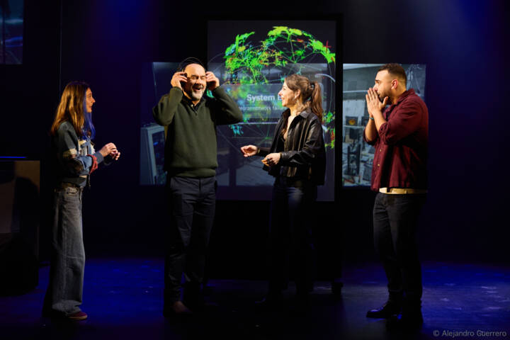 La zone Indigo de Melody Mourey - Theatre des Beliers Avignon - Molieres 2026